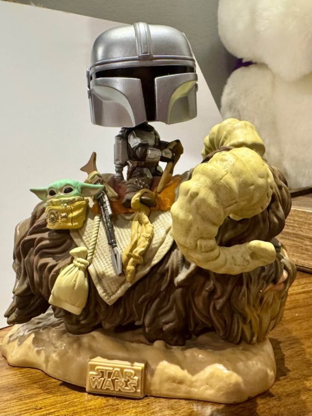 Funko POP! Deluxe: Star Wars The Mandalorian - Mando on Bantha with Grogu